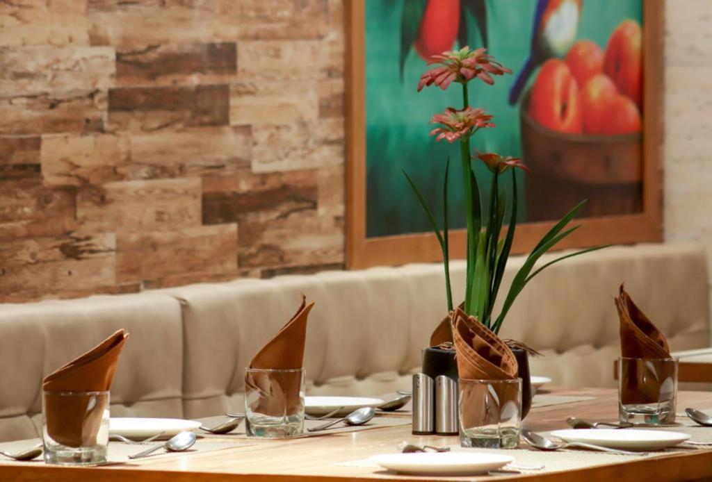 Ambaji Royal Inn Hotel מראה חיצוני תמונה